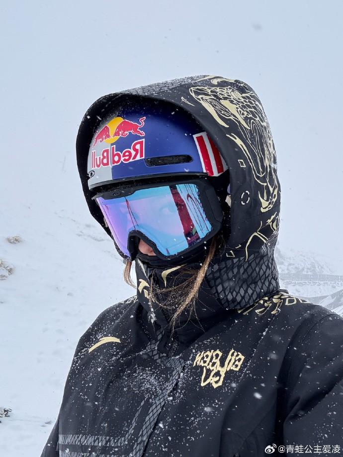 开云-从伤病中恢复,谷爱凌结束康复期重新上雪